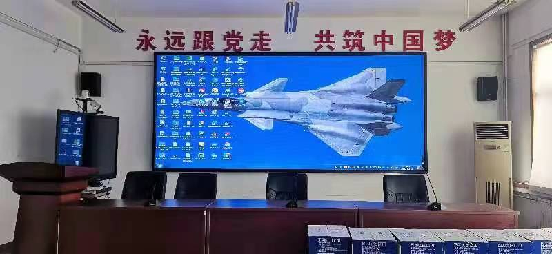 室內(nèi)P2全彩屏完成一塊，積極復(fù)工復(fù)產(chǎn)，抗疫堅持到底